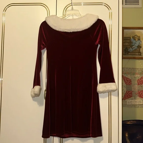 BCXgirl stretch red velvet Christmas dress - Picture 6 of 11